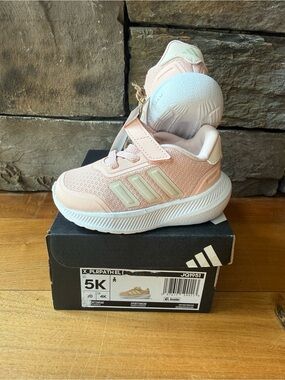 NIB/New Toddler Girl’s Adidas Shoes 5K